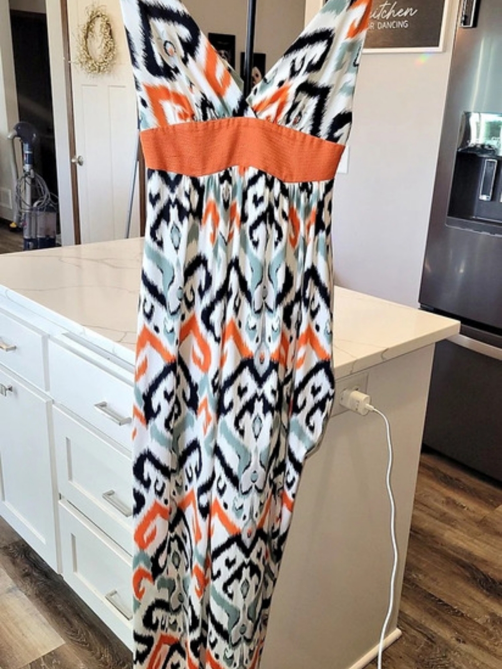 bebe Geometric Maxi Dress in White & Orange Size XS Like New